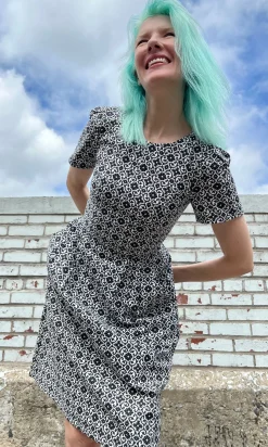 Buttonquail Dress - Quatrefoil