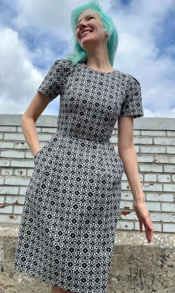 Buttonquail Dress - Quatrefoil