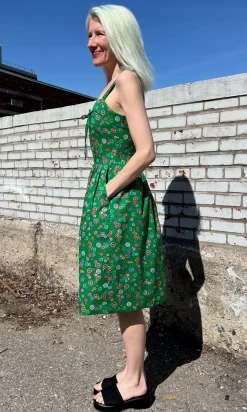 Prinia Dress - Straw Flower