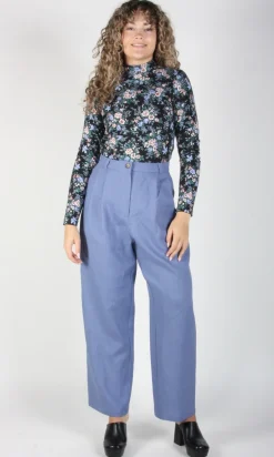 RN880- XL - Nunchie Top - Black Floral