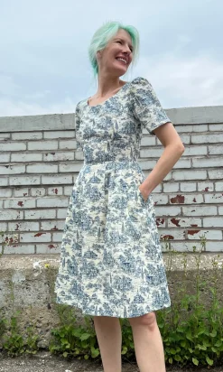 Winter Chippy Dress - Navy Village Toile